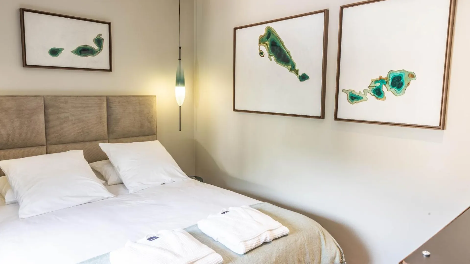 Couette-café Bed and breakfast La Sainthilarienne