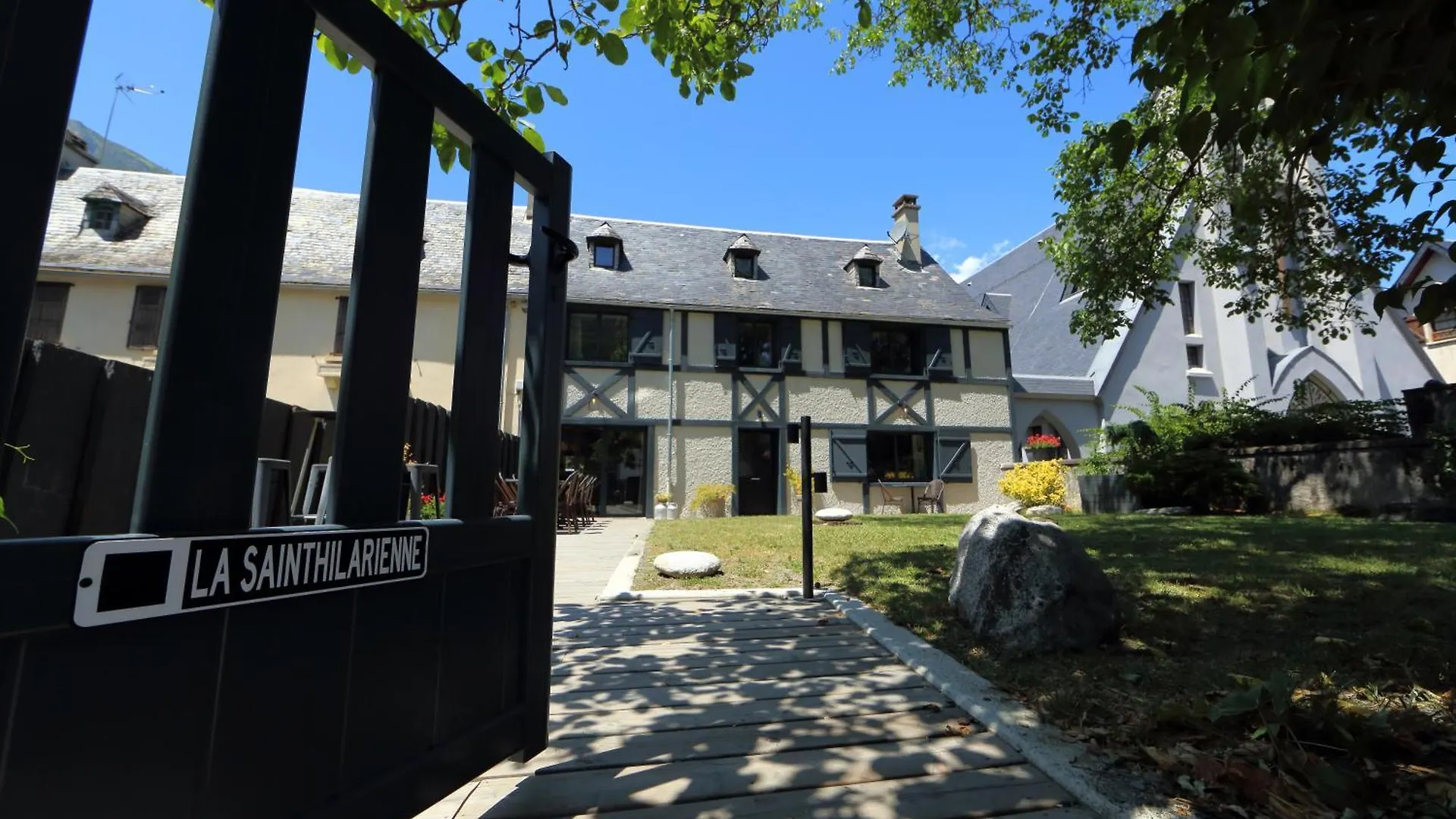La Sainthilarienne Bed & Breakfast